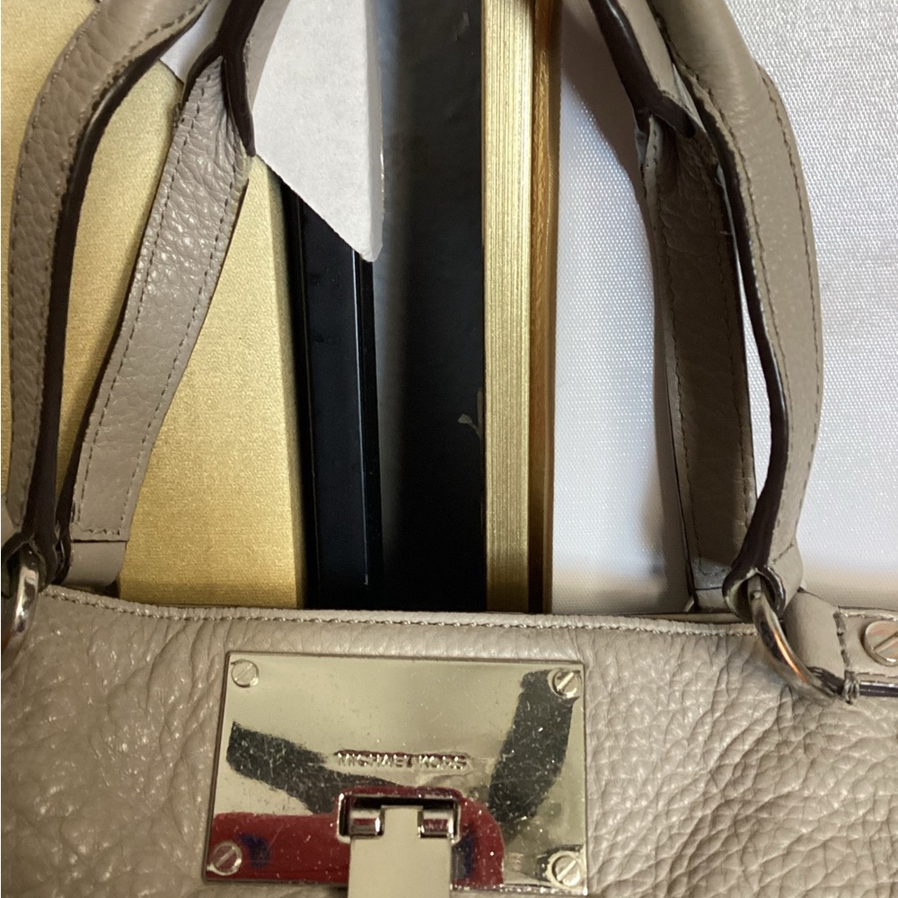 Michael Kors Pebble Gray Shoulder Crossbody Bag - Picture 3 of 16